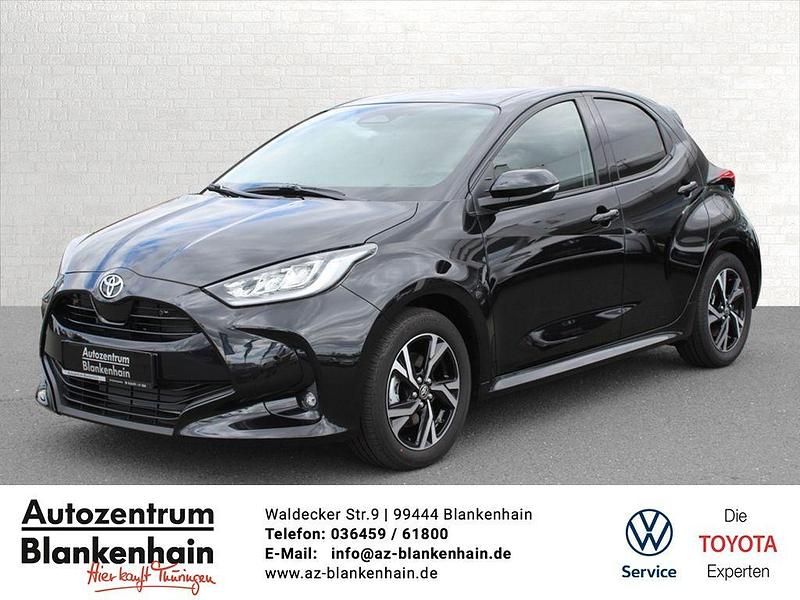Black mica / ink Neu 2025 Toyota Yaris Hybrid Edition Limousine | 23.690 € (Guter Preis) - Bild 1/4