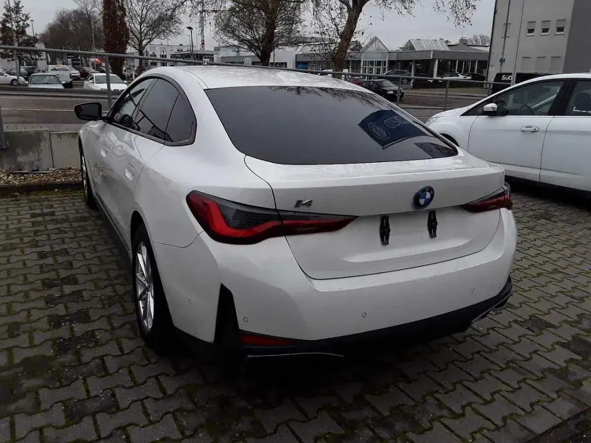 Gebraucht BMW i4 253 kW (345 PS) 2023 White solid Limousine