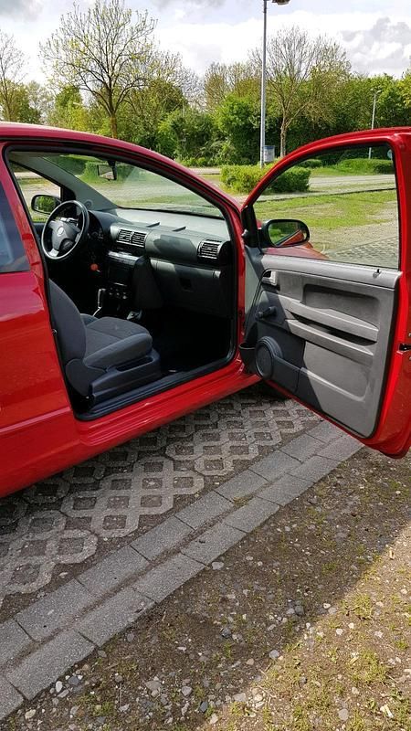 Second-hand VW Fox 54 CP (39 kW) 2009 Roșu Hatchback