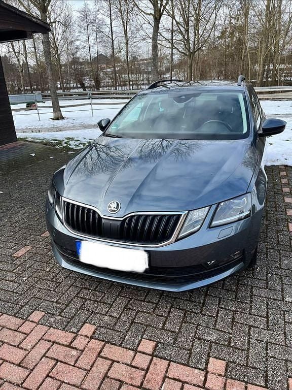 Gebraucht Skoda Octavia Clever 150 PS (110 kW) 2018 Grau Kombi