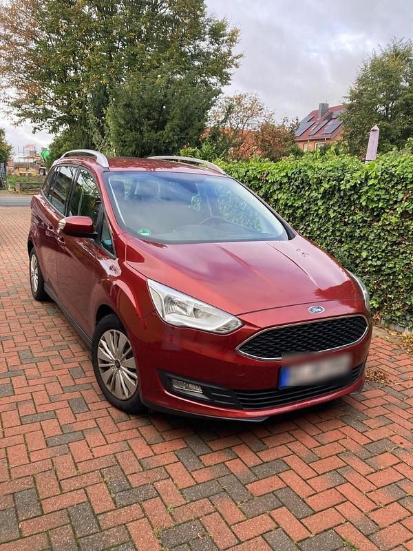 Rot Gebraucht 2015 Ford Grand C-Max Van / Kleinbus | 6.500 € (Superpreis) - Bild 1/1