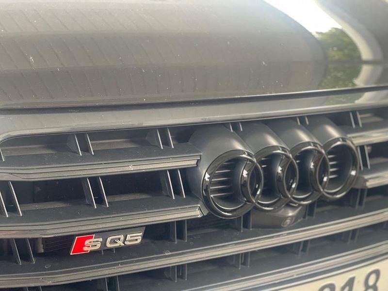 Schwarz Gebraucht 2018 Audi SQ5 Ambiente SUV | 27.400 € (Etwas zu teuer) - Bild 1/4