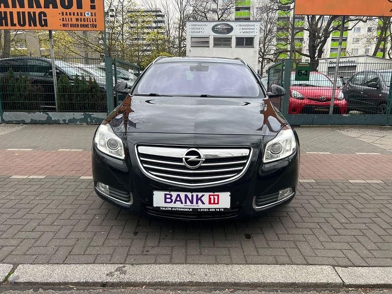 Gebraucht Opel Insignia Active 160 PS (117 kW) 2013 Schwarz Kombi