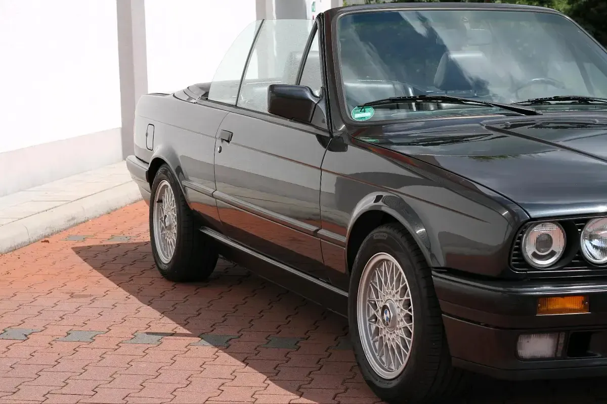 Gebraucht BMW 318 Cabriolet 113 PS (83 kW) 1993 Schwarz Cabrio