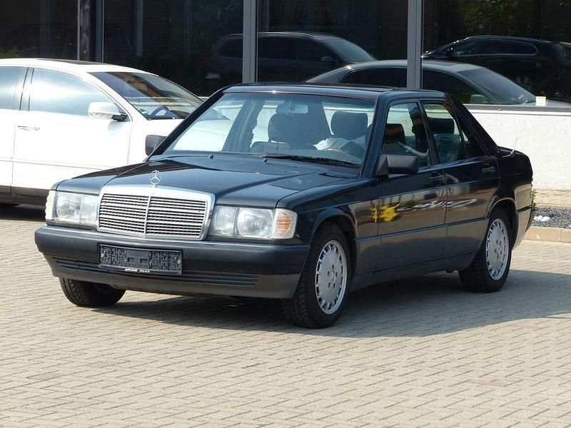 Gebraucht Mercedes 190 118 PS (86 kW) 1989 Schwarz Limousine