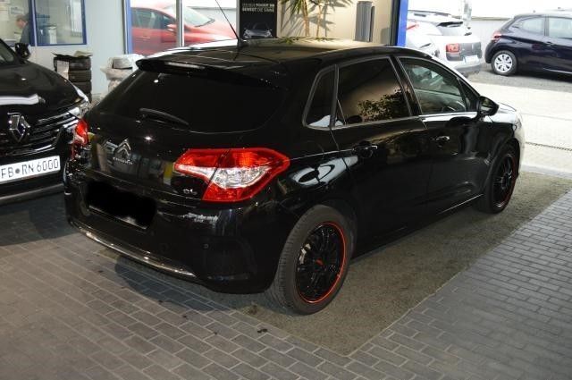 Gebraucht Citroën C4 Tendance 114 PS (83 kW) 2014 Schwarz Limousine