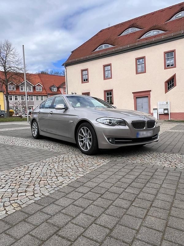 Gebraucht BMW 530 258 PS (189 kW) 2011 Silber Limousine