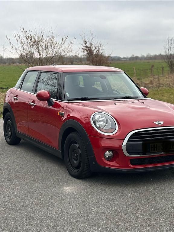 Usado Mini ONE 102 HP (75 kW) 2015 Vermelho Citadino