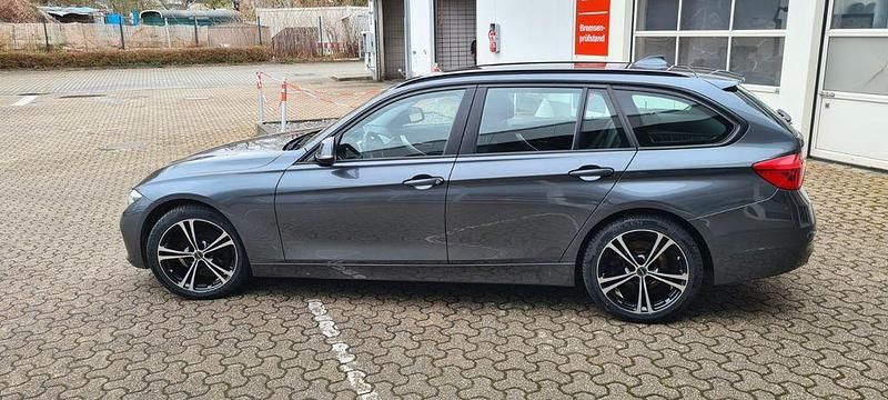 Gebraucht BMW 320 190 PS (139 kW) 2018 Grau Kombi