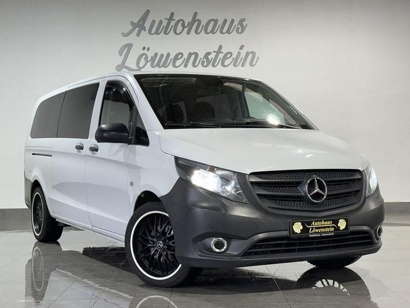 Weiß Gebraucht 2017 Mercedes Vito Van / Kleinbus | 23.480 € - Bild 1/4