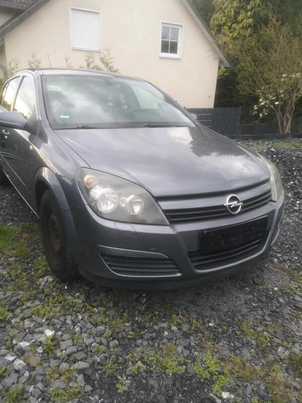 Grau Gebraucht 2004 Opel Astra Kleinwagen | 1.550 € (Superpreis) - Bild 1/4