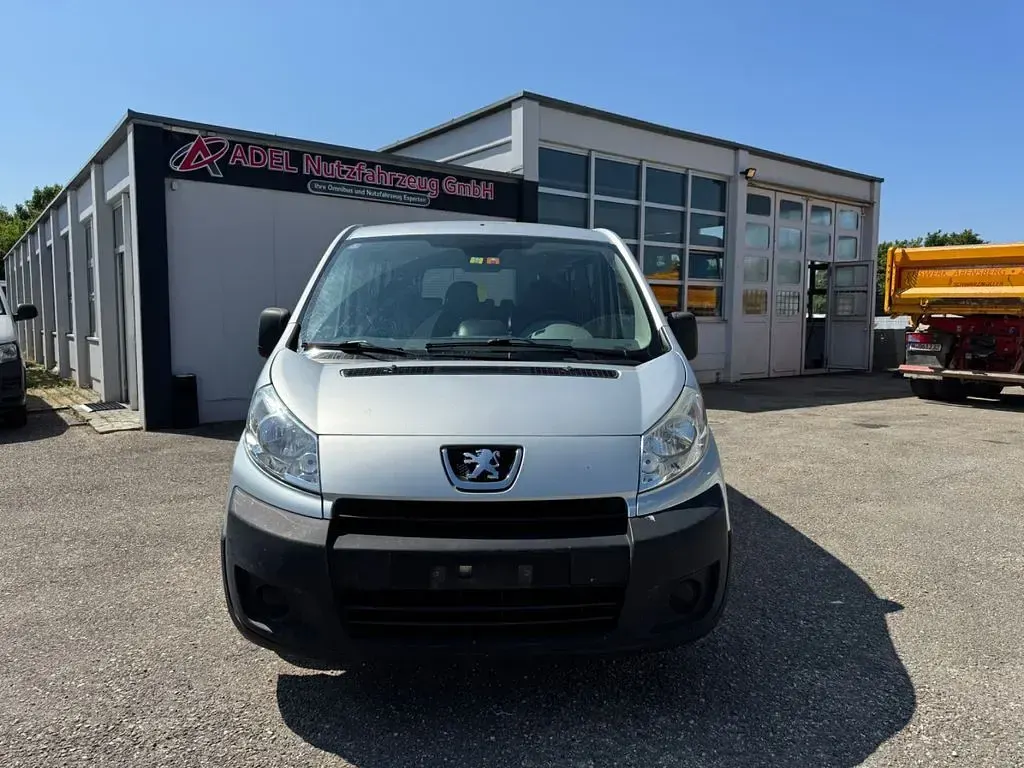 Second-hand Peugeot TePee 120 CP (88 kW) 2011 Argintiu Monovolum