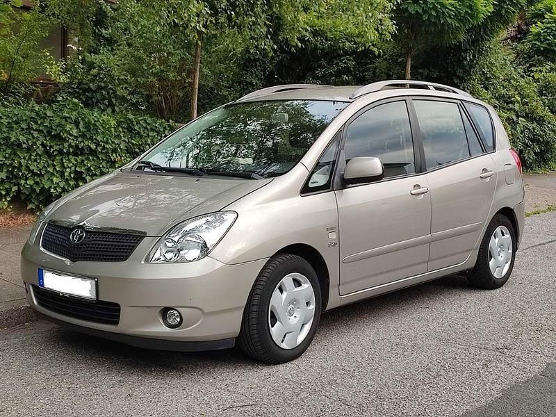 Silber Gebraucht 2004 Toyota Corolla Verso Van / Kleinbus | 1.600 € (Superpreis) - Bild 1/2