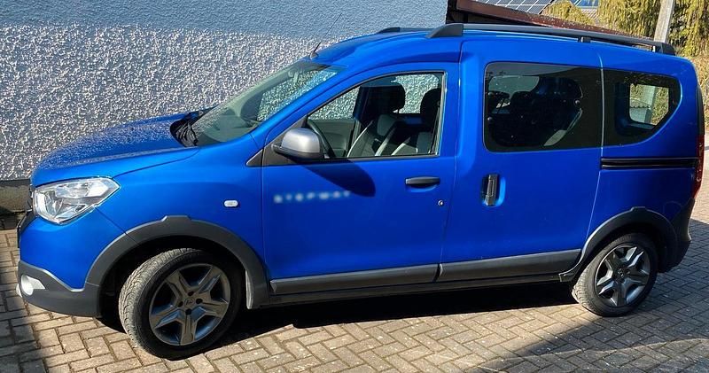 Gebraucht Dacia Dokker Stepway 131 PS (96 kW) 2019 Blau Van / Kleinbus