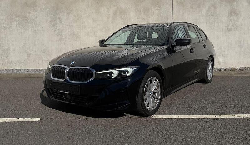 Gebraucht BMW 320 Performance 190 PS (139 kW) 2022 Schwarz Kombi