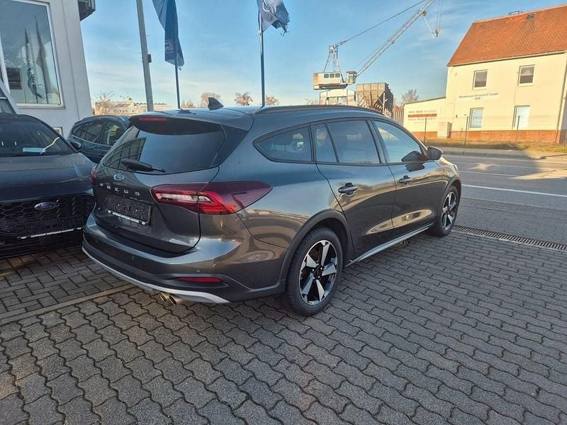 Gebraucht Ford Focus Active X 116 PS (85 kW) 2024 Grau Limousine