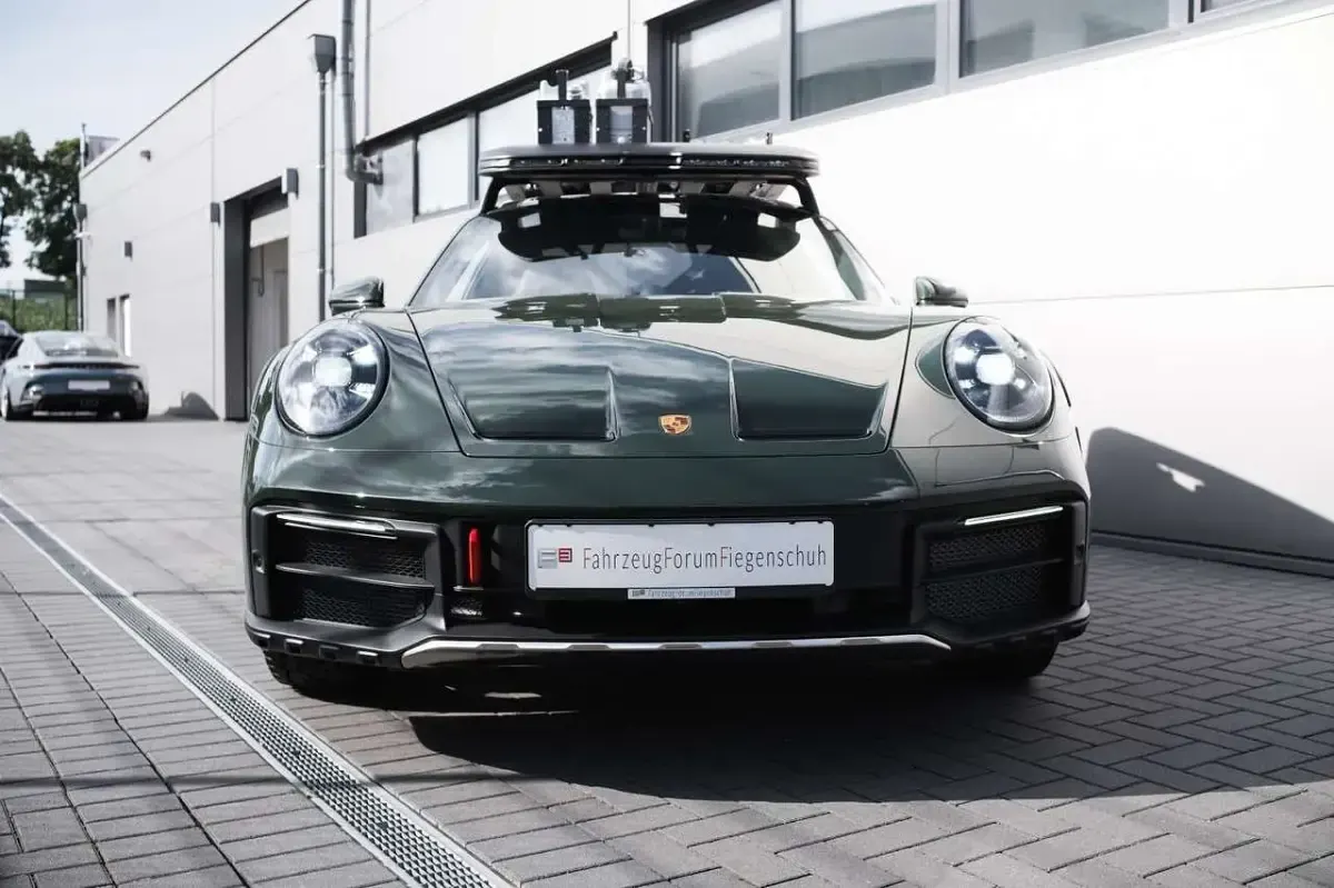 Gebraucht Porsche 992 480 PS (353 kW) 2024 Underberggrün Coupé