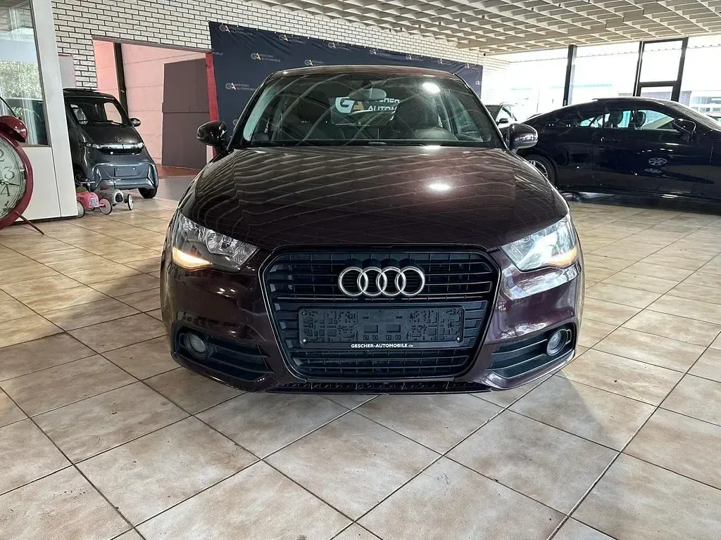 Gebraucht Audi A1 Attraction 90 PS (66 kW) 2013 Rot Kleinwagen