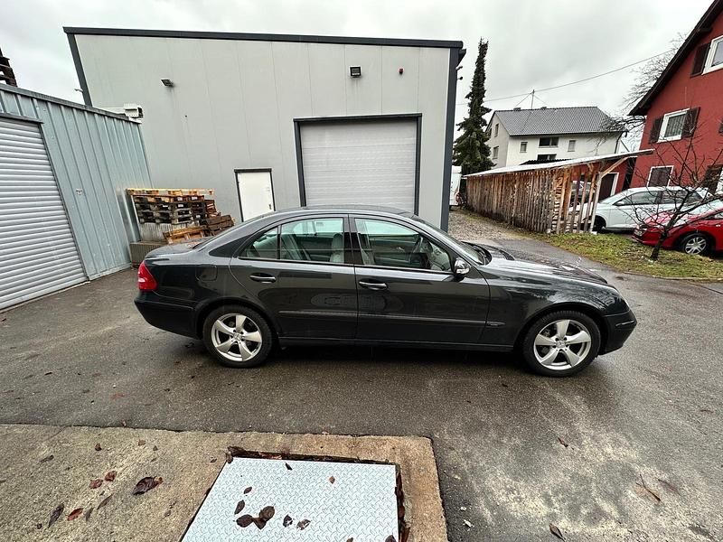 Gebraucht Mercedes E320 225 PS (165 kW) 2002 Grau Limousine