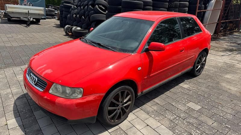 Rot Gebraucht 2002 Audi A3 Kleinwagen | 700 € (Superpreis) - Bild 1/4