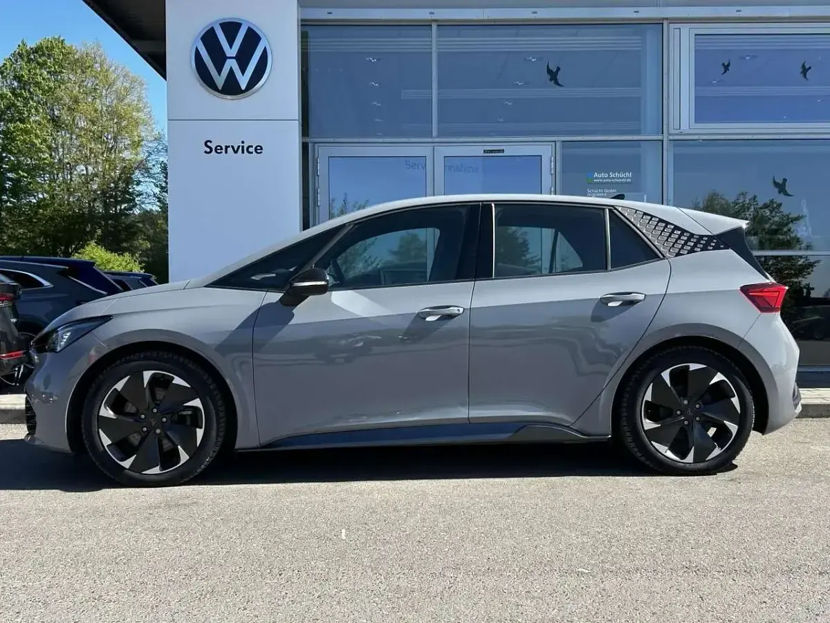 Używany Cupra Born e-Boost 169 kW (231 KM) 2023 Szary Hatchback