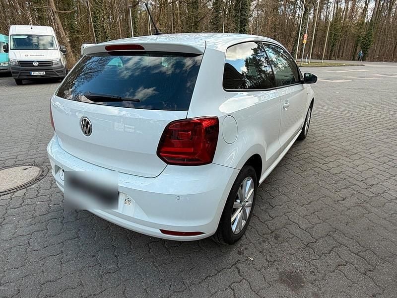 Gebraucht VW Polo 60 PS (44 kW) 2016 Weiß Kleinwagen