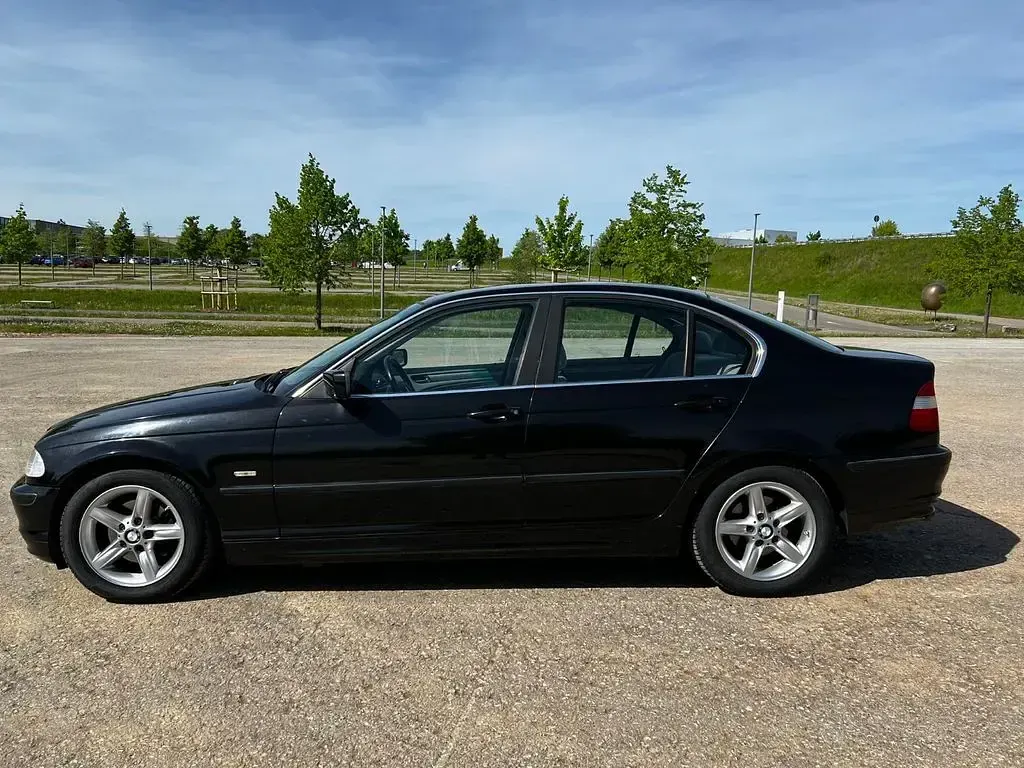 Second-hand BMW 320 Performance 150 CP (110 kW) 1998 Negru Berlinǎ