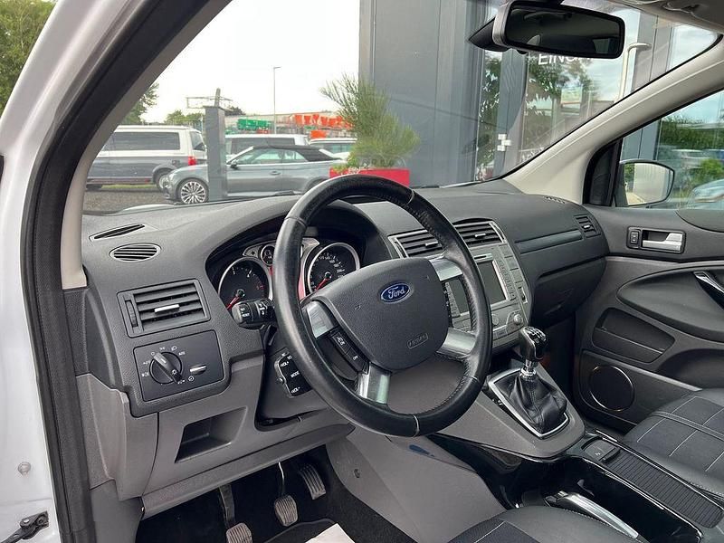 Gebraucht Ford Kuga Titanium 163 PS (119 kW) 2012 Weiß SUV