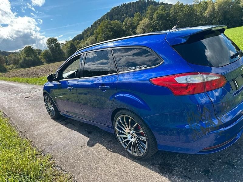 Lange Ford Focus Kombinull