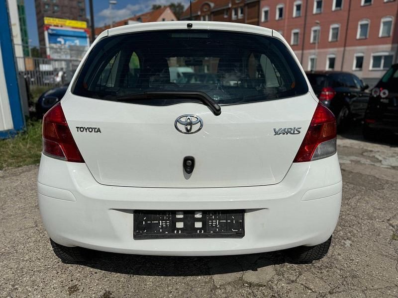 Gebraucht Toyota Yaris Cool 69 PS (50 kW) 2009 Weiß Kleinwagen