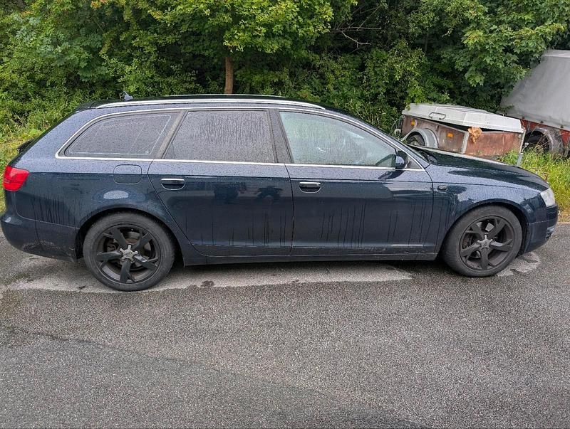 Blau Gebraucht 2005 Audi A6 Kombi | 1.400 € - Bild 1/4