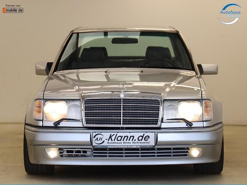 Gebraucht Mercedes E500 326 PS (239 kW) 1991 Silber Limousine