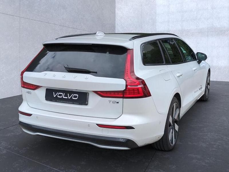 Gebraucht Volvo V60 Plus 455 PS (334 kW) 2025 Weiss Kombi