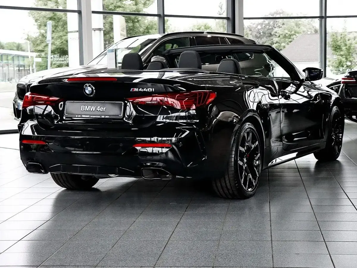 Neu BMW M440 M Sport 392 PS (288 kW) 2026 Black sapphire Limousine