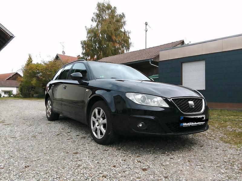 Schwarz Gebraucht 2010 Seat Exeo Style Kombi | 4.800 € (Teuer) - Bild 1/4