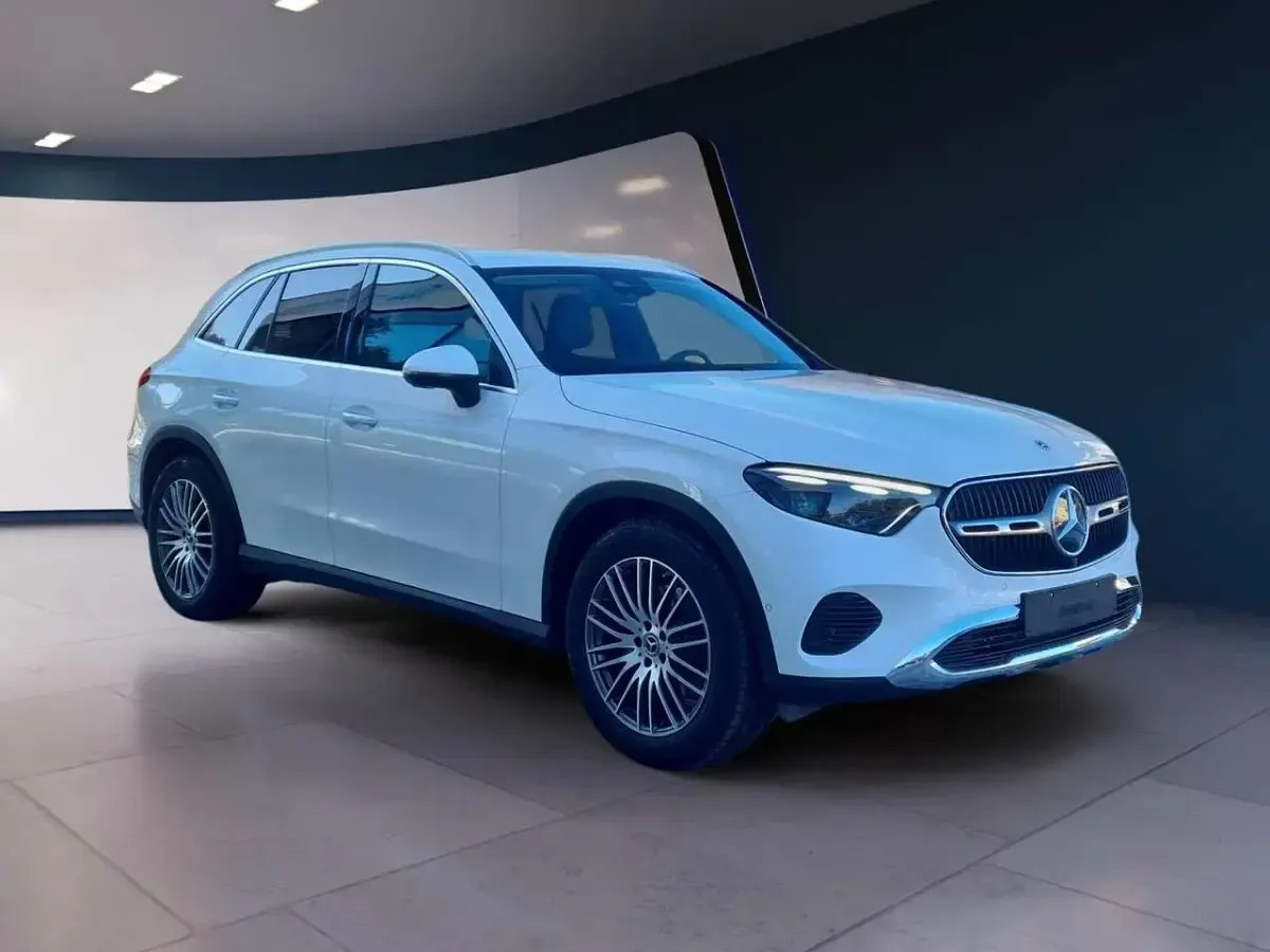 Neu Mercedes GLC220 Premium 197 PS (144 kW) 2026 Polarweiss  unilack SUV