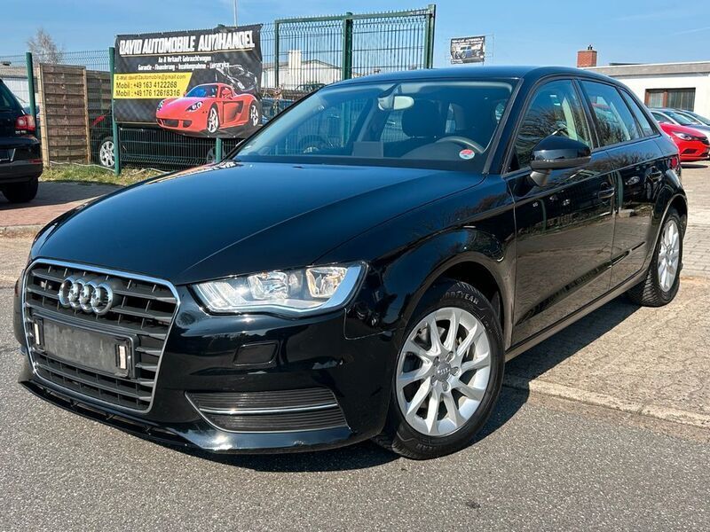 Schwarz Gebraucht 2013 Audi A3 Sportback Attraction Limousine | 7.999 € (Superpreis) - Bild 1/4