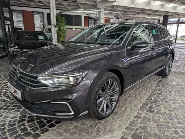 Gebraucht VW Passat GTE 218 PS (160 kW) 2022 Grau Kombi