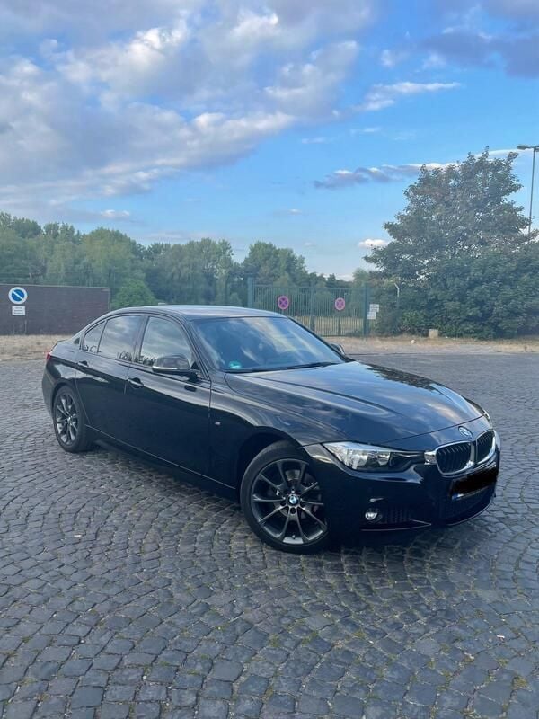 Schwarz Gebraucht 2017 BMW 318 M Sport Limousine | 14.500 € (Superpreis) - Bild 1/4