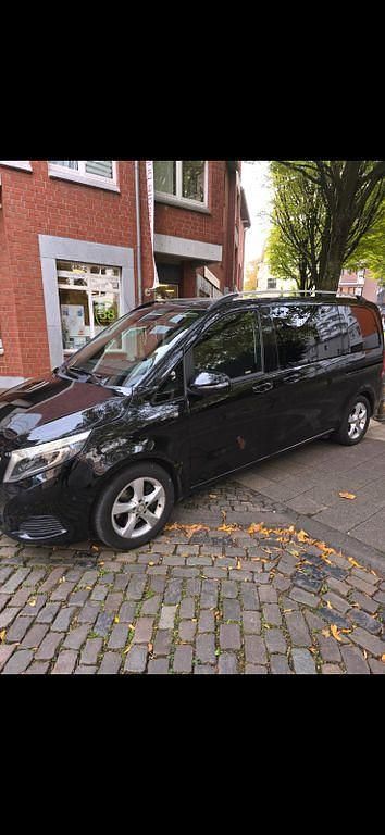 Gebraucht Mercedes V220 Edition 163 PS (119 kW) 2017 Schwarz Van / Kleinbus