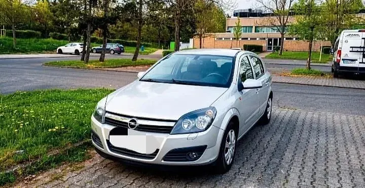 Gebraucht Opel Astra 105 PS (77 kW) 2005 Andere farben Limousine