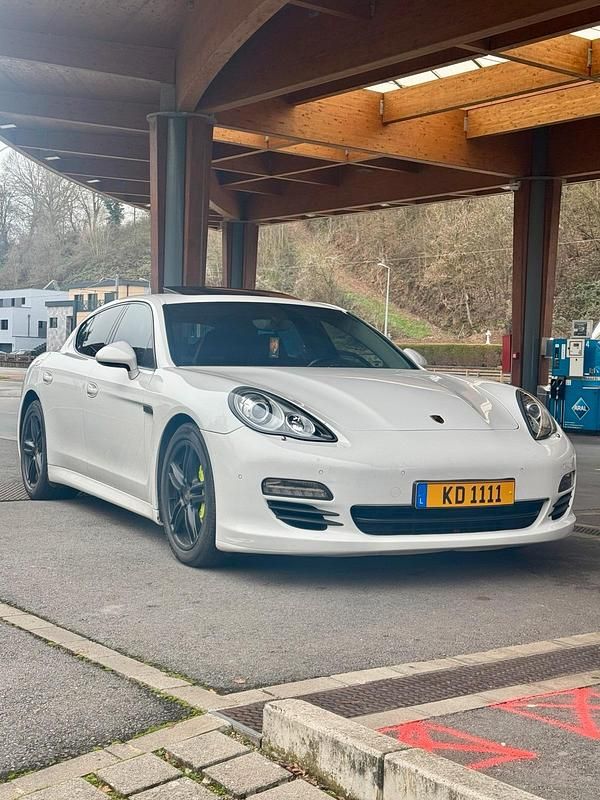 Weiß Gebraucht 2012 Porsche Panamera Limousine | 20.900 € (Fairer Preis) - Bild 1/4