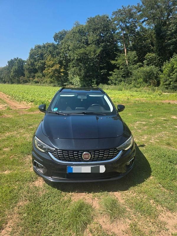 Gebraucht Fiat Tipo Lounge 120 PS (88 kW) 2017 Schwarz Kombi