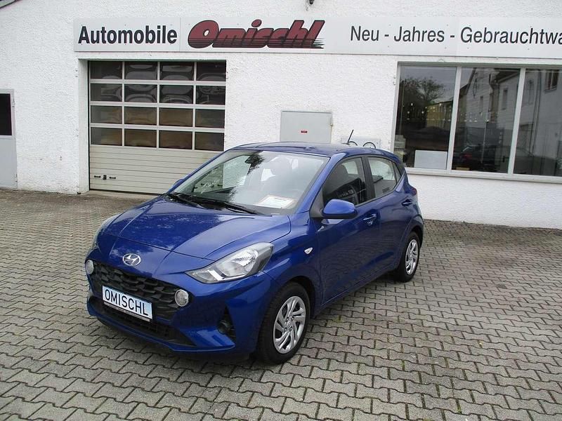 Blau Gebraucht 2023 Hyundai i10 Select Kleinwagen | 11.600 € (Fairer Preis) - Bild 1/4