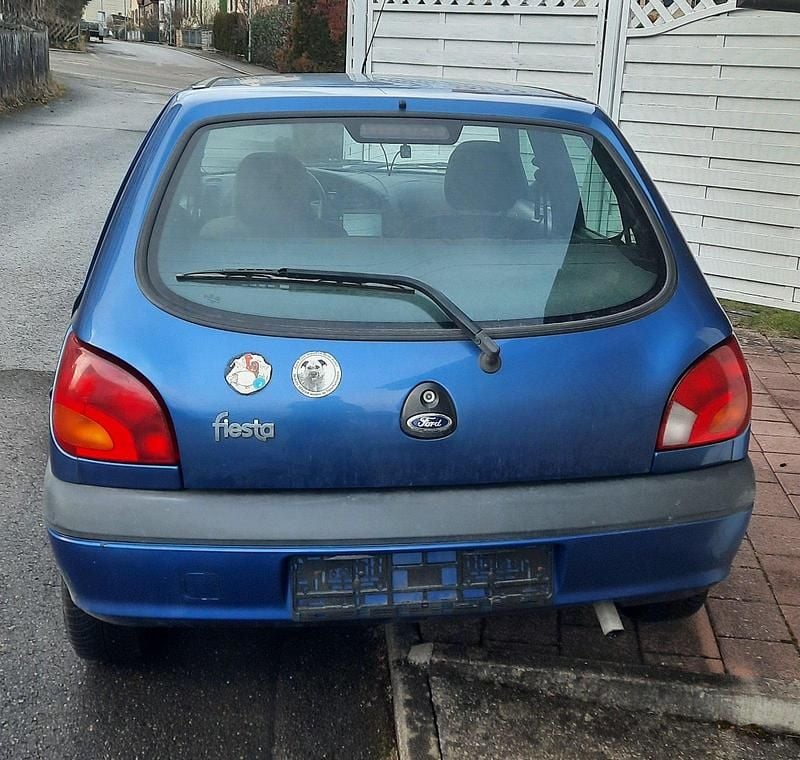 Gebraucht Ford Fiesta 60 PS (44 kW) 2000 Blau Kleinwagen