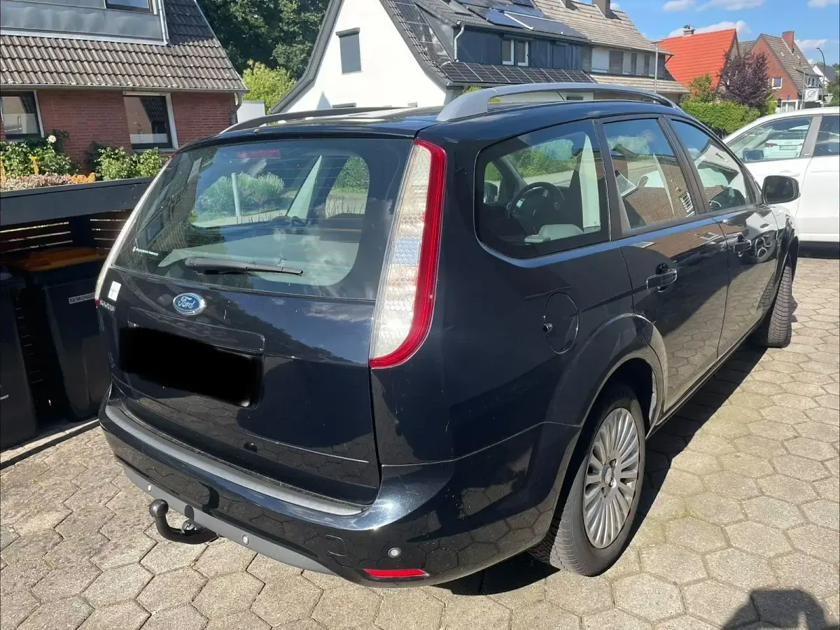 Gebraucht Ford Focus Titanium 116 PS (85 kW) 2010 Schwarz Kombi