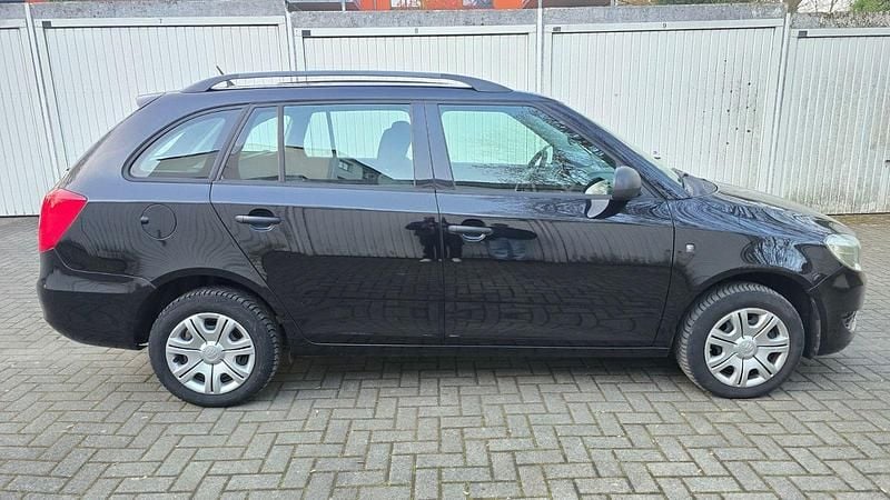 Gebraucht Skoda Fabia Ambition 69 PS (50 kW) 2014 Schwarz Kleinwagen