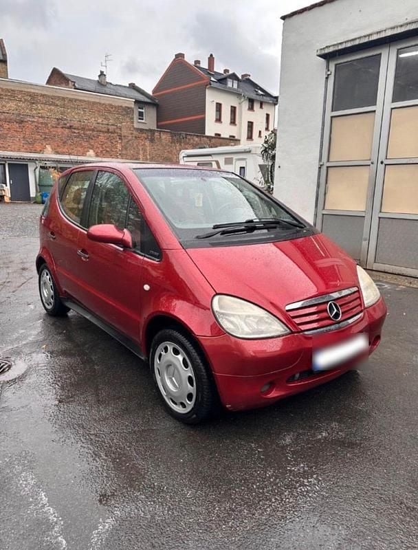 Gebraucht Mercedes A160 102 PS (75 kW) 1998 Rot Kleinwagen