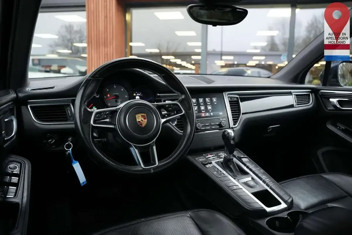 Używany Porsche Macan 258 KM (189 kW) 2017 Niebieski SUV