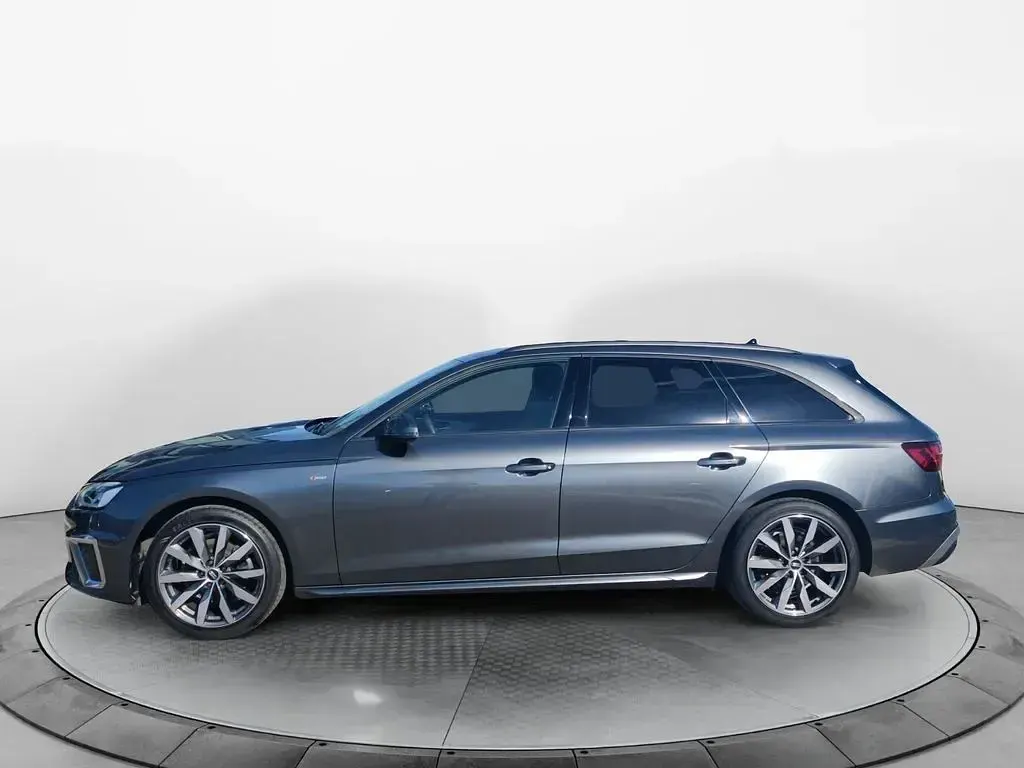 Gebraucht Audi A4 S-Line 164 PS (120 kW) 2023 Daytonagrau perleffekt Kombi